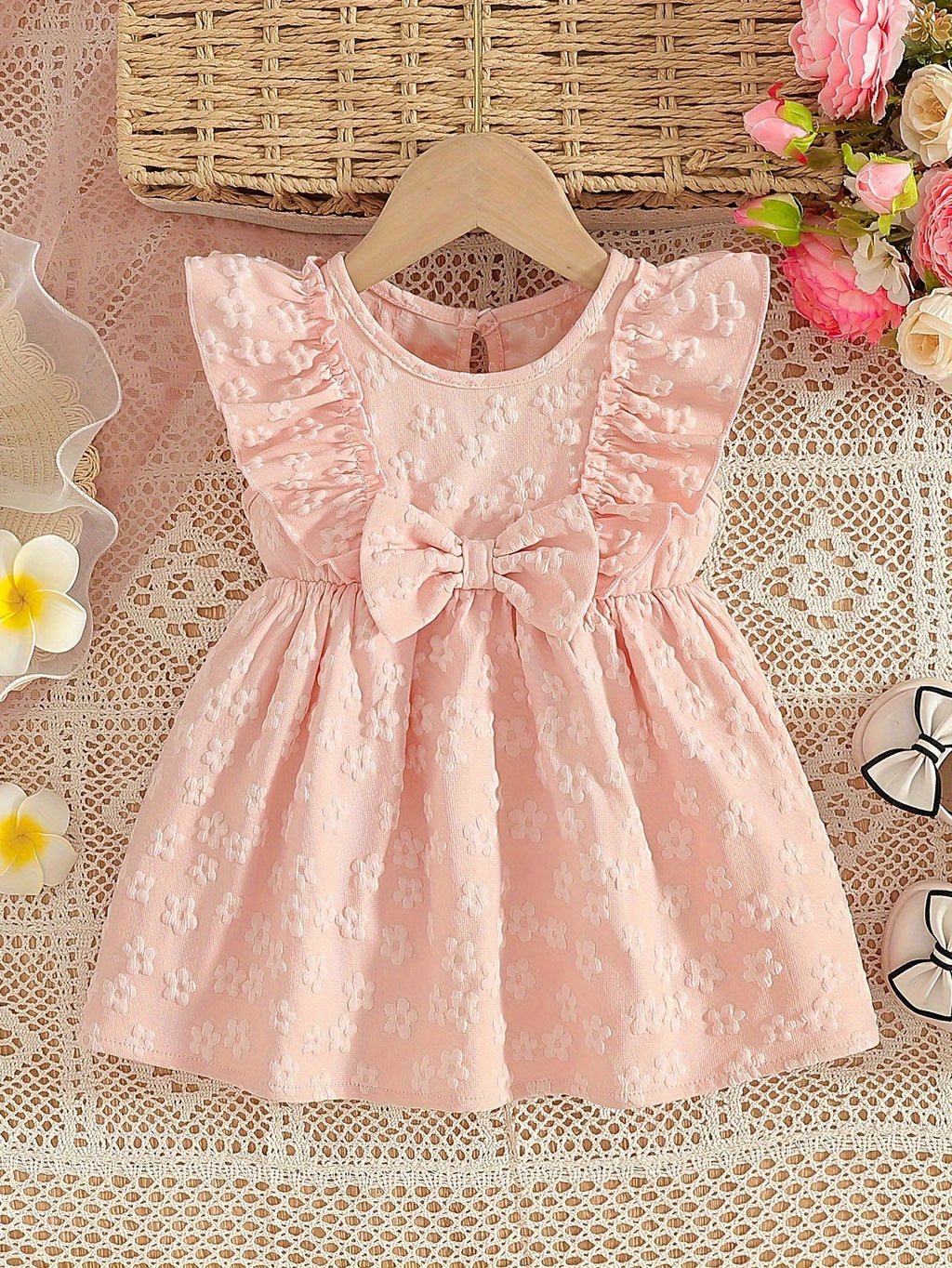 Baby Girls' Floral Texture Dress with Ruffled Shoulders and a Front Bow for Summer Family Occasions