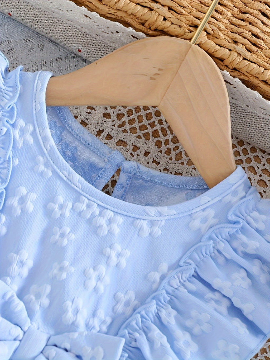 Baby Girls' Floral Texture Dress with Ruffled Shoulders and a Front Bow for Summer Family Occasions