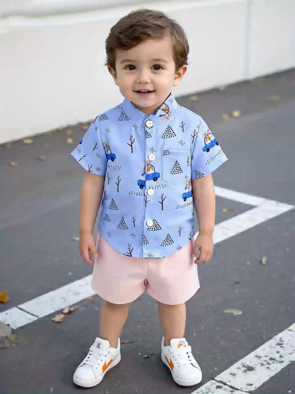 Boys' Car Print Shirt and Shorts Set with a Button Front and Elastic Waist for Summer Days and Beach Trips