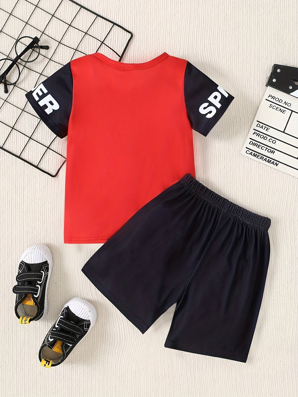 Boys' Random Shorts Outfit with Printed Short Sleeve T-Shirt, One Two-Piece Set for Summer Wear