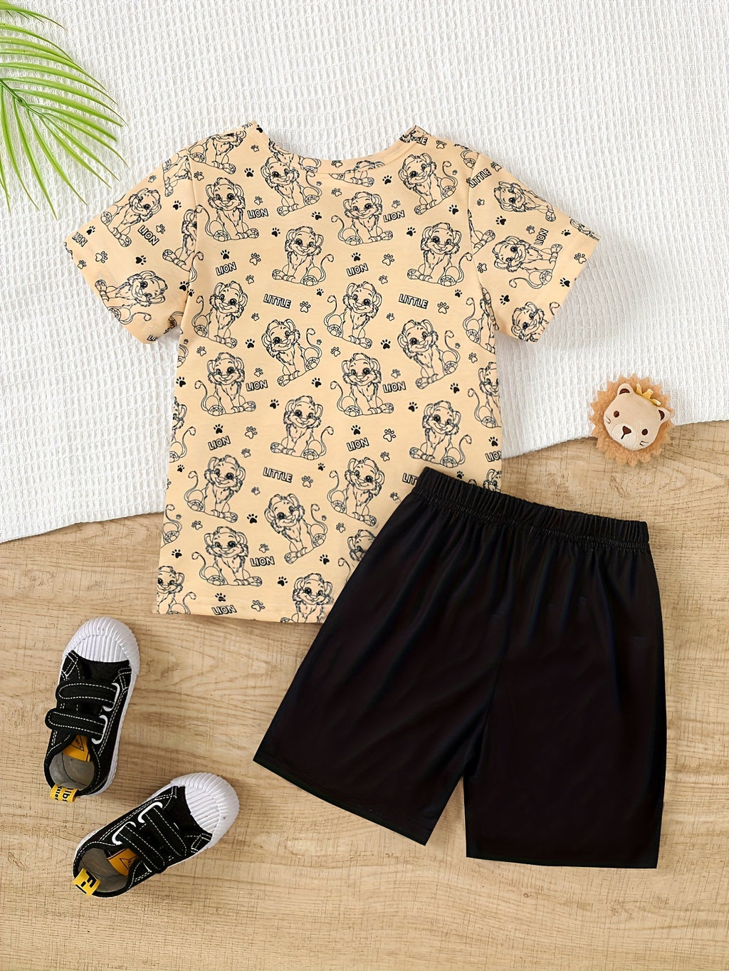 Boys' Random Shorts Outfit with Printed Short Sleeve T-Shirt, One Two-Piece Set for Summer Wear