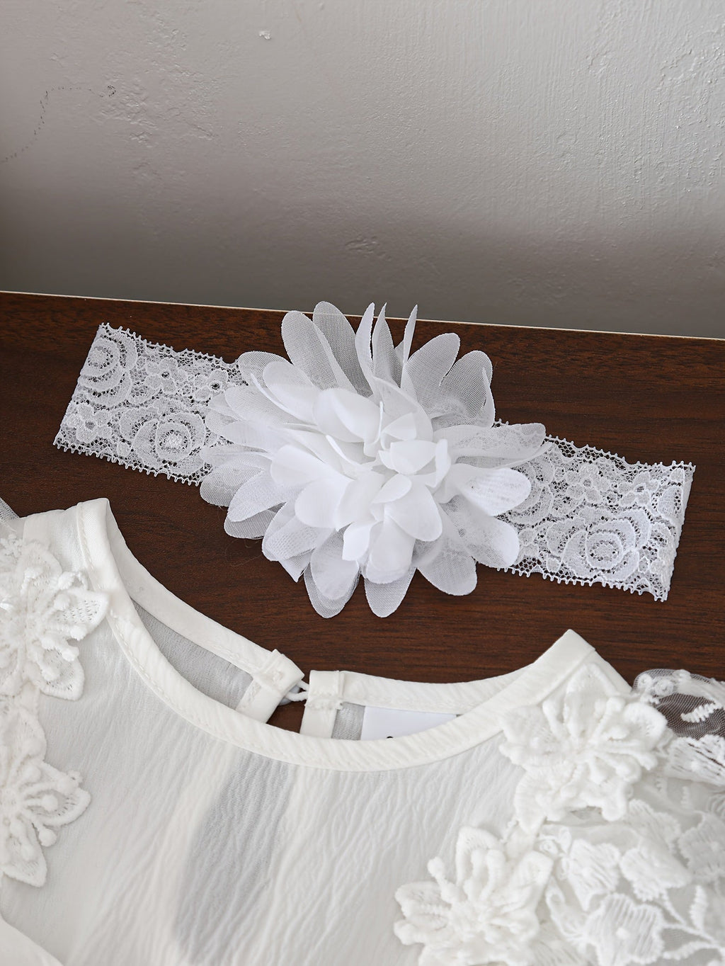 Baby Girls' White Lace Dress and Floral Headband Set for Family Occasions with Long Sleeves and a Front Bow
